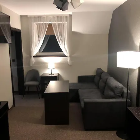 Podzamcze 게스트하우스 4*