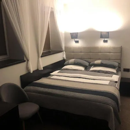 Podzamcze 4*