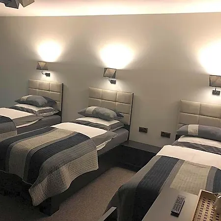 Podzamcze 게스트하우스 4*